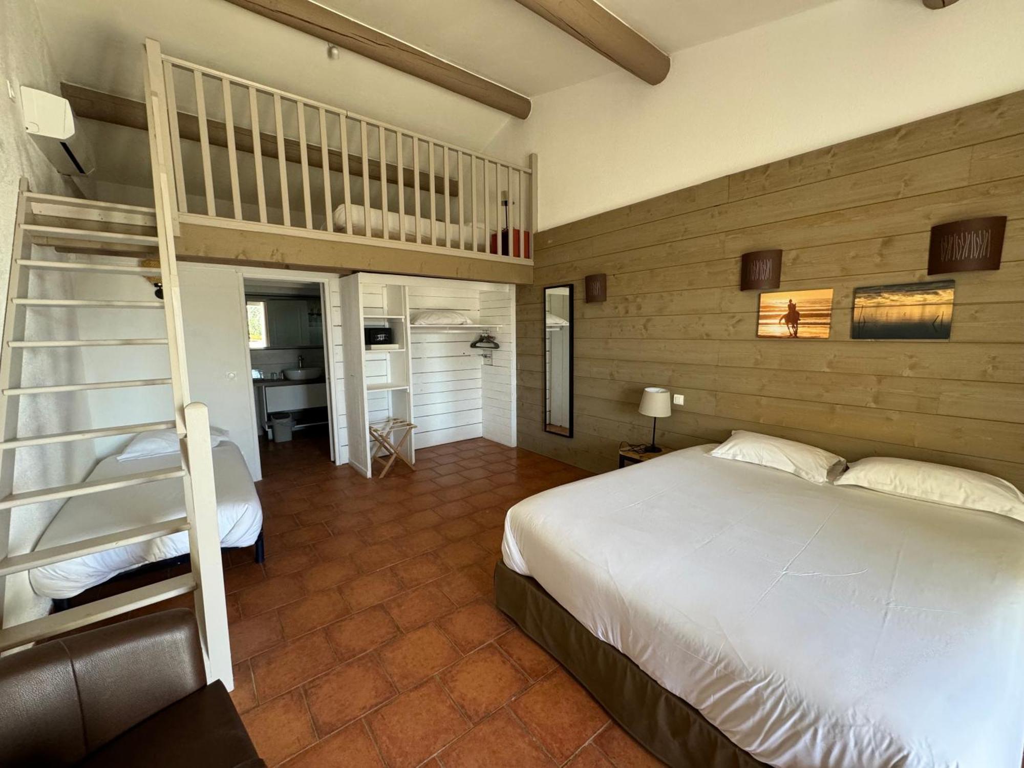 Mas Des Salicornes Otel Saintes-Maries-de-la-Mer Dış mekan fotoğraf